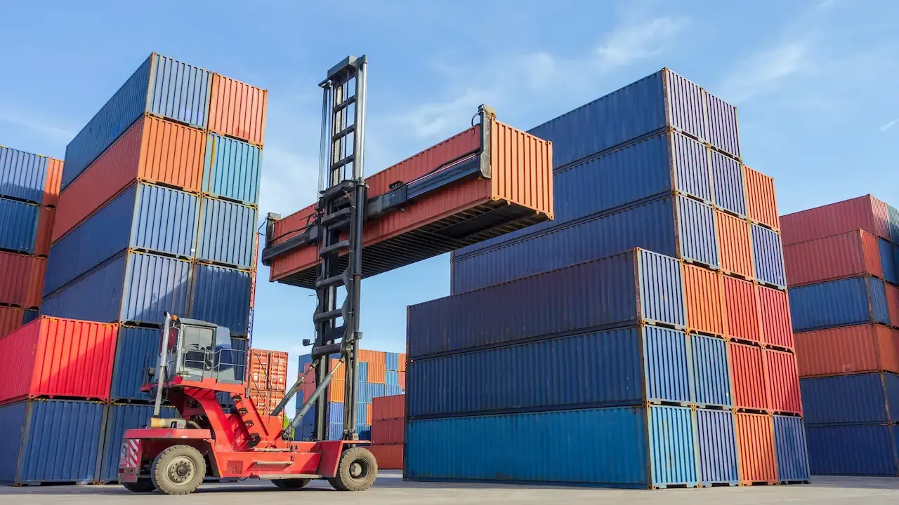 Freight Forwarder Terpercaya, Seperti Apakah Ciri-cirinya? - Samudera  Indonesia Insights